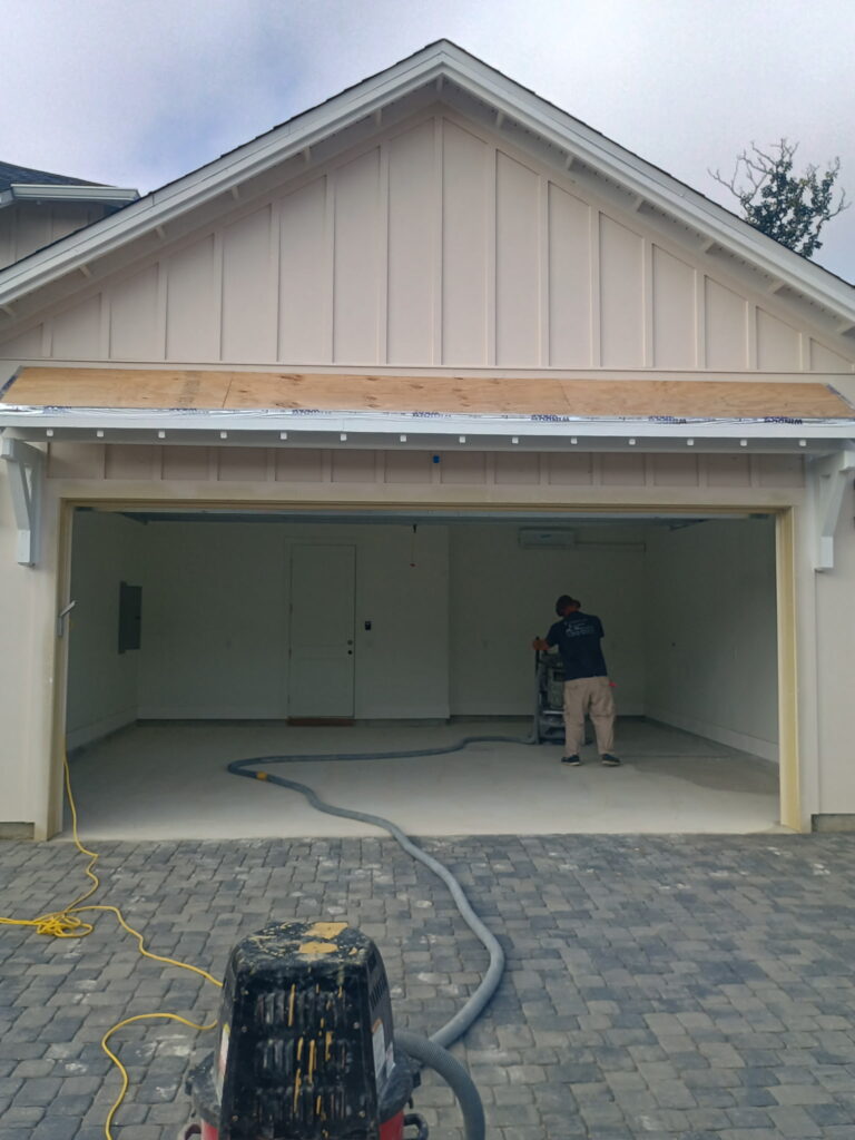 Polyurea vs. Epoxy: Why a Polyurea Basecoat is the Smarter Choice for Your Floor 💡